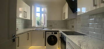 2 bed flat to rent