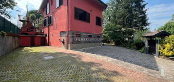 VILLA IN VIALE GRIGNA 35 A CAMPARADA