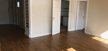 Appartement  à louer, 2 pièces, 1 chambre, 71 m²