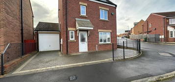 4 bedroom detached house to rent