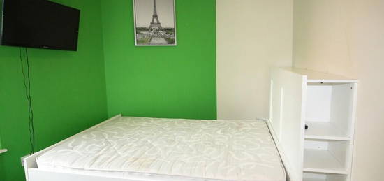 1 bedroom flat share