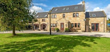 6 bedroom detached house for sale