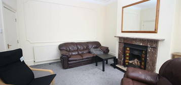 5 bedroom terraced house