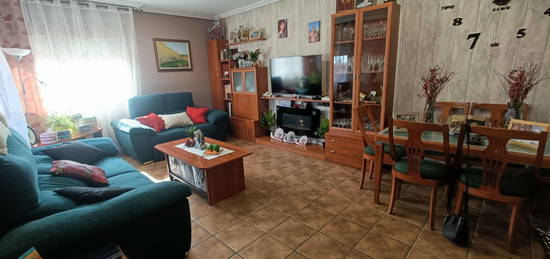 Chalet pareado en venta en calle Candelario, 43