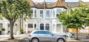 Flat to rent in Bronsart Road, Fulham, London SW6