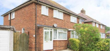 3 bedroom semi-detached house to rent