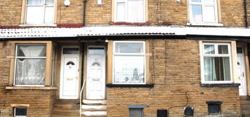 Terraced house to rent in Brompton Road, Bradford BD4