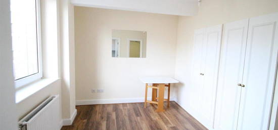 Studio to rent in Chelsea Cloisters, Sloane Avenue, London SW3