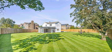 4 bed detached house for sale