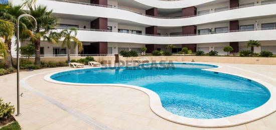 Apartamento T2 com ampla vista mar e piscina em Porto de Mós, Lagos