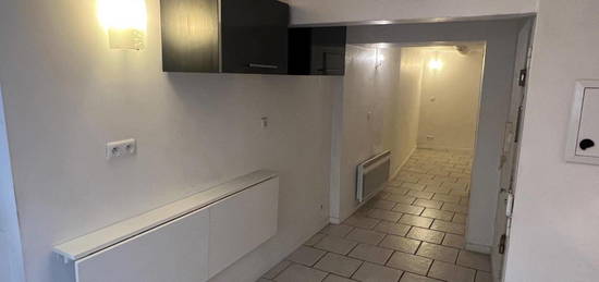 Studio  à louer, 1 pièce, 25 m², Étage 0/3