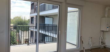 A LOUER APPARTEMENT DEUX PIECES AVEC PARKING A CHEVILLY LARU