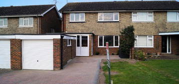 3 bed semi-detached house to rent