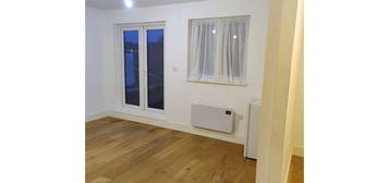 Room to rent in North Street, Romford RM1