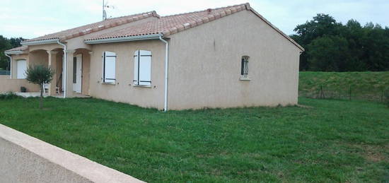 A louer soual villa independante 120 m2 sur terrain clos et arbore de 870 m2