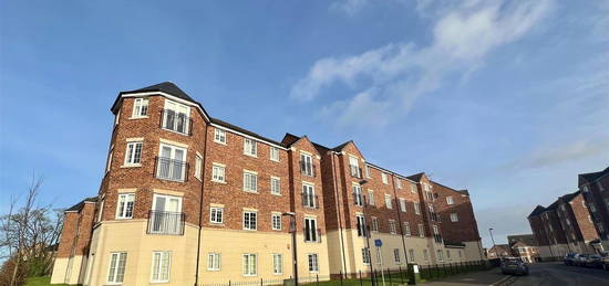 Flat to rent in College Court, Masters Mews, York YO24