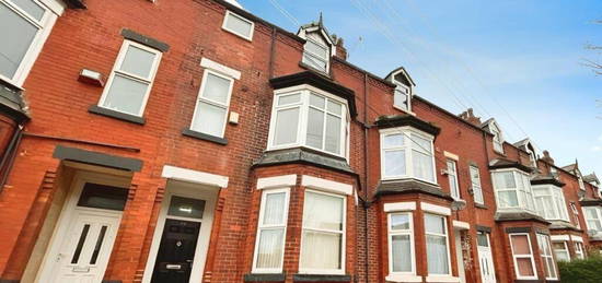 6 bedroom terraced house