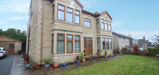 Room to rent in Coniston Grove, Heaton, Bradford BD9