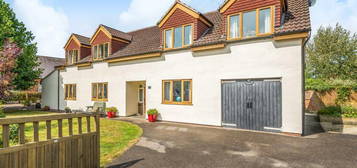 6 bedroom detached house for sale