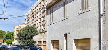 Maison avec 2 garages de 45 et 40m²