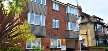 Flat to rent in Parkstone Avenue, Southsea, Hampshire PO4