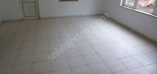 GÜN EMLAK'TAN YENİMAHALLE SAPANCA SOKAK 2+1 KOT 1 DAİRE