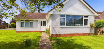 Detached bungalow to rent in Grange Close, Ferring BN12