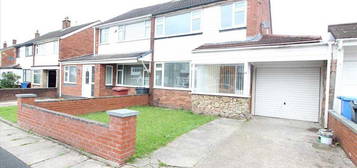 3 bedroom semi-detached house to rent