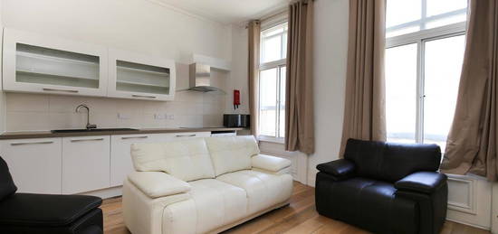 Flat to rent in Grainger Street, Newcastle Upon Tyne NE1