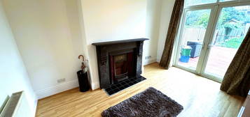 4 bed terraced house to rent