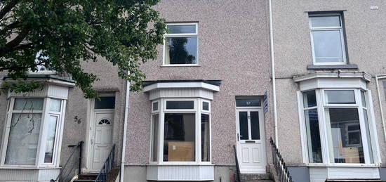 6 bedroom terraced house to rent