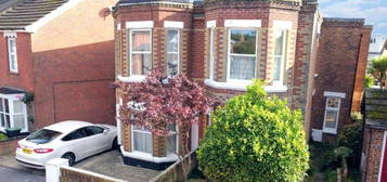 2 bed semi-detached house for sale