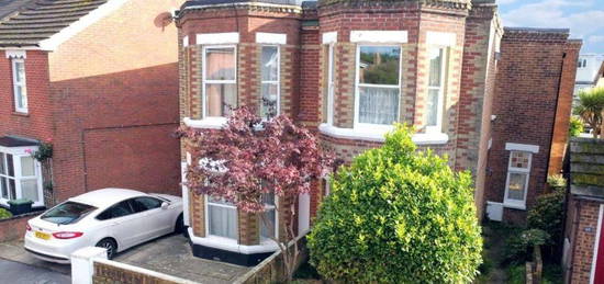 2 bed semi-detached house for sale