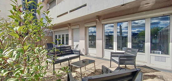 Appartement à vendre Brive La Gaillarde 2 pièces 45.57 m2, 1 Chambre, 1 salle d'eau, Immense terrasse, Place de parking et cave