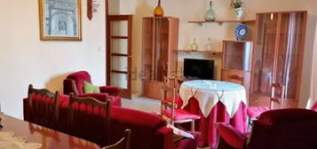 Apartamento en Apartamento en La Principal calle de Baeza.