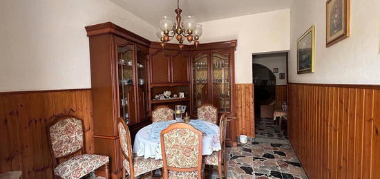 Casa indipendente con piccolo cortile privato