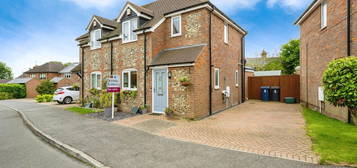 2 bed semi-detached house for sale