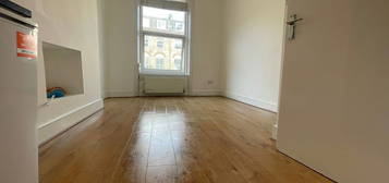 2 bed flat to rent