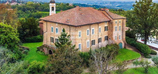 Castello in vendita in piazza Piemonte, 13