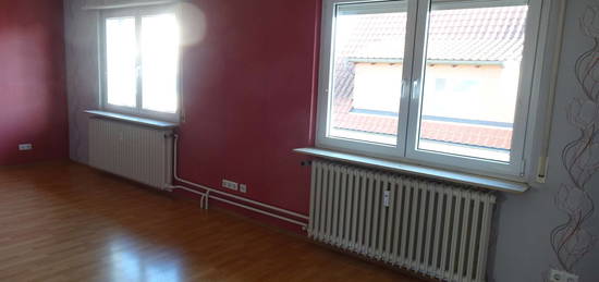 3 ZKB mit Balkon im 3 - Familienhaus, sofort frei