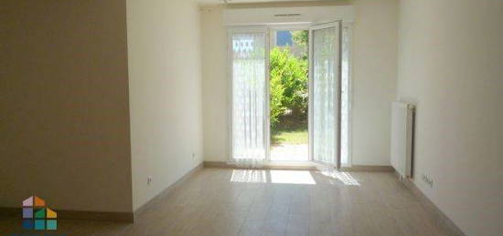 LOGEMENT 44m² avec 2 parkings et un jardin 39 m² avec terrasse exposition SUD 2 pieces a MAUREPAS 78310