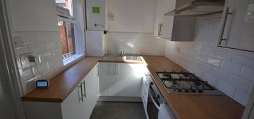 Terraced house to rent in Clarendon Street, Leicester LE2