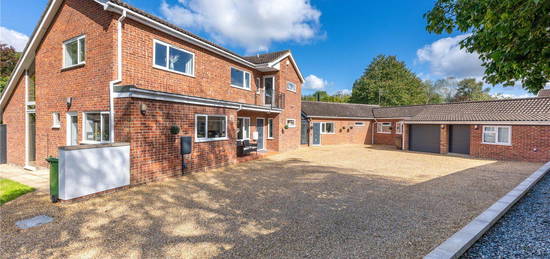 4 bed detached house for sale