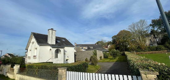 Maison 3 étages  à louer, 4 pièces, 2 chambres, 65 m²