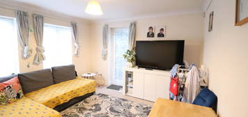 Flat to rent in Tavistock Mews, High Wycombe HP12