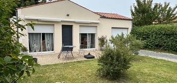 Maison de plain-pied  à vendre, 3 pièces, 2 chambres, 60 m²