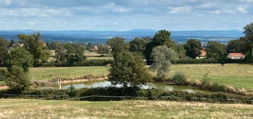 Corps de ferme avec grand terrain