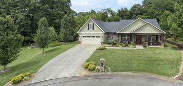 2701 Homestead Ct, Maryville, TN 37804