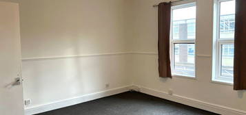 Flat to rent in Flat, St. Catherines Avenue, Doncaster DN4