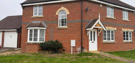 3 bedroom semi-detached house